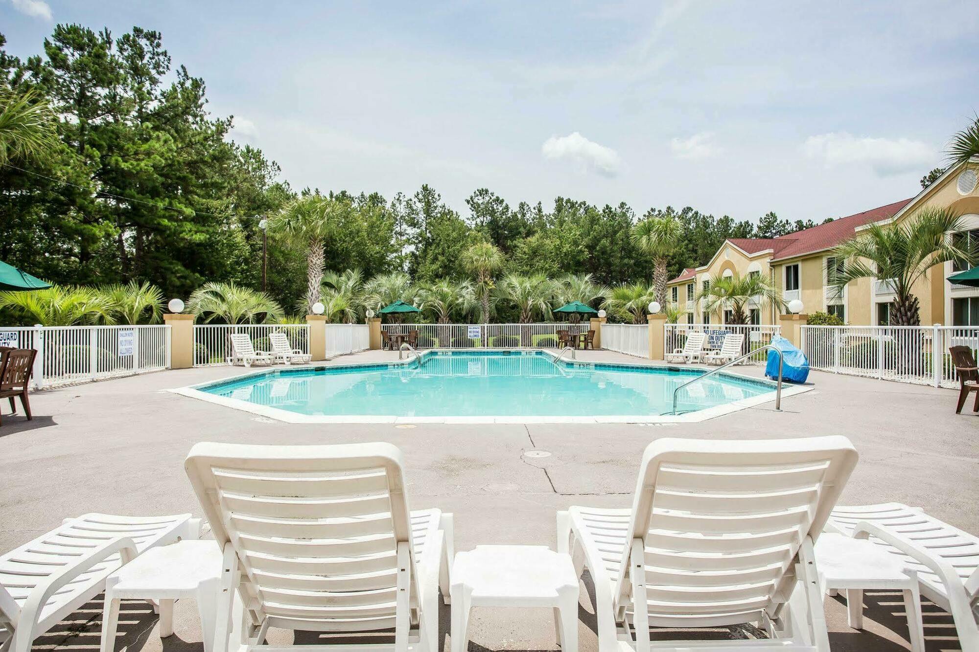 Comfort Inn & Suites Walterboro I-95 Екстер'єр фото
